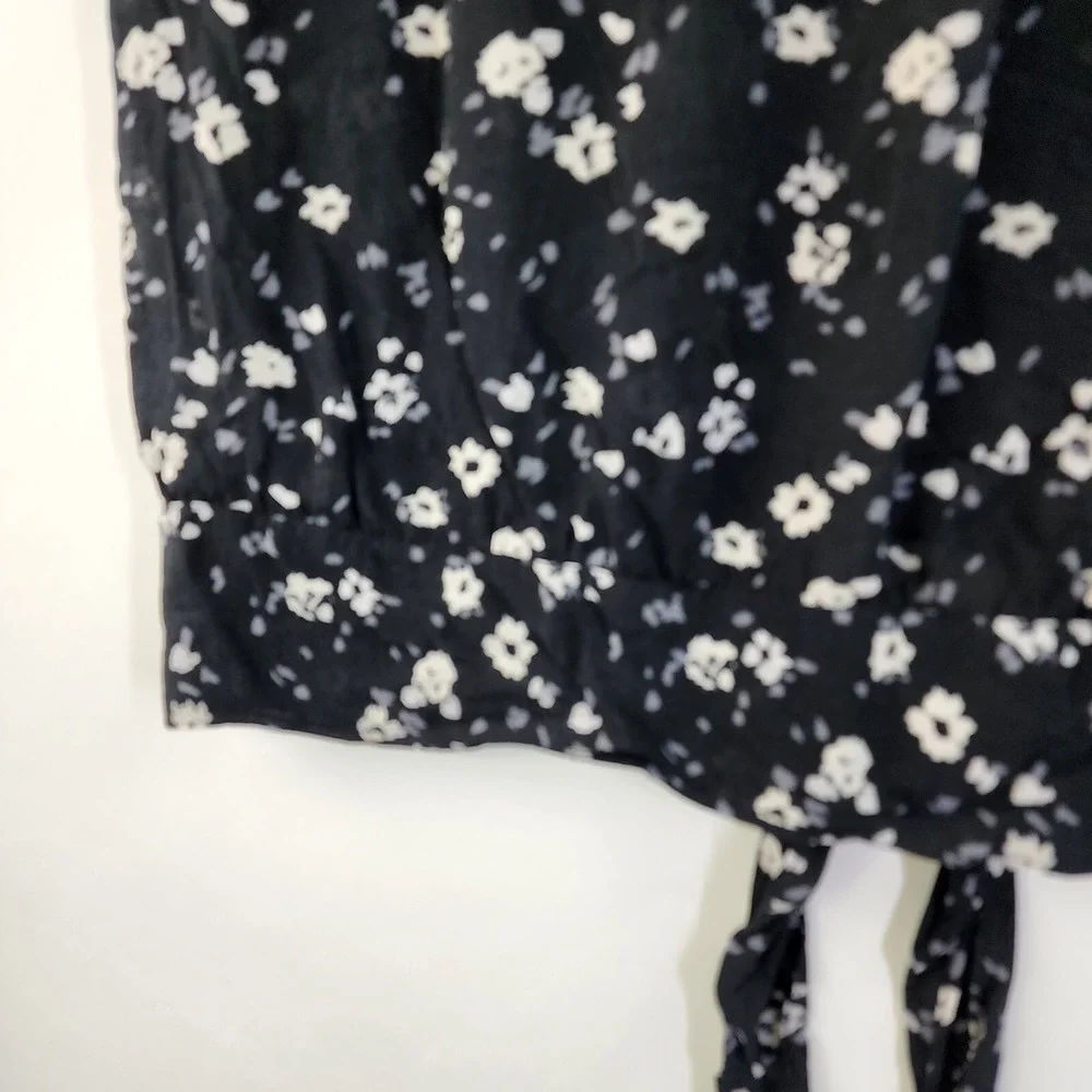 Cloth & Stone Top Women's S Floral Chic Tie Waist Crop Black White Floral